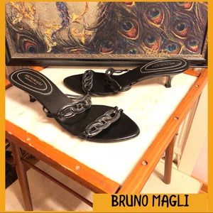 SZ 37(7)-BRUNO MAGLI BLACK LEATHER 2.5” SANDALS